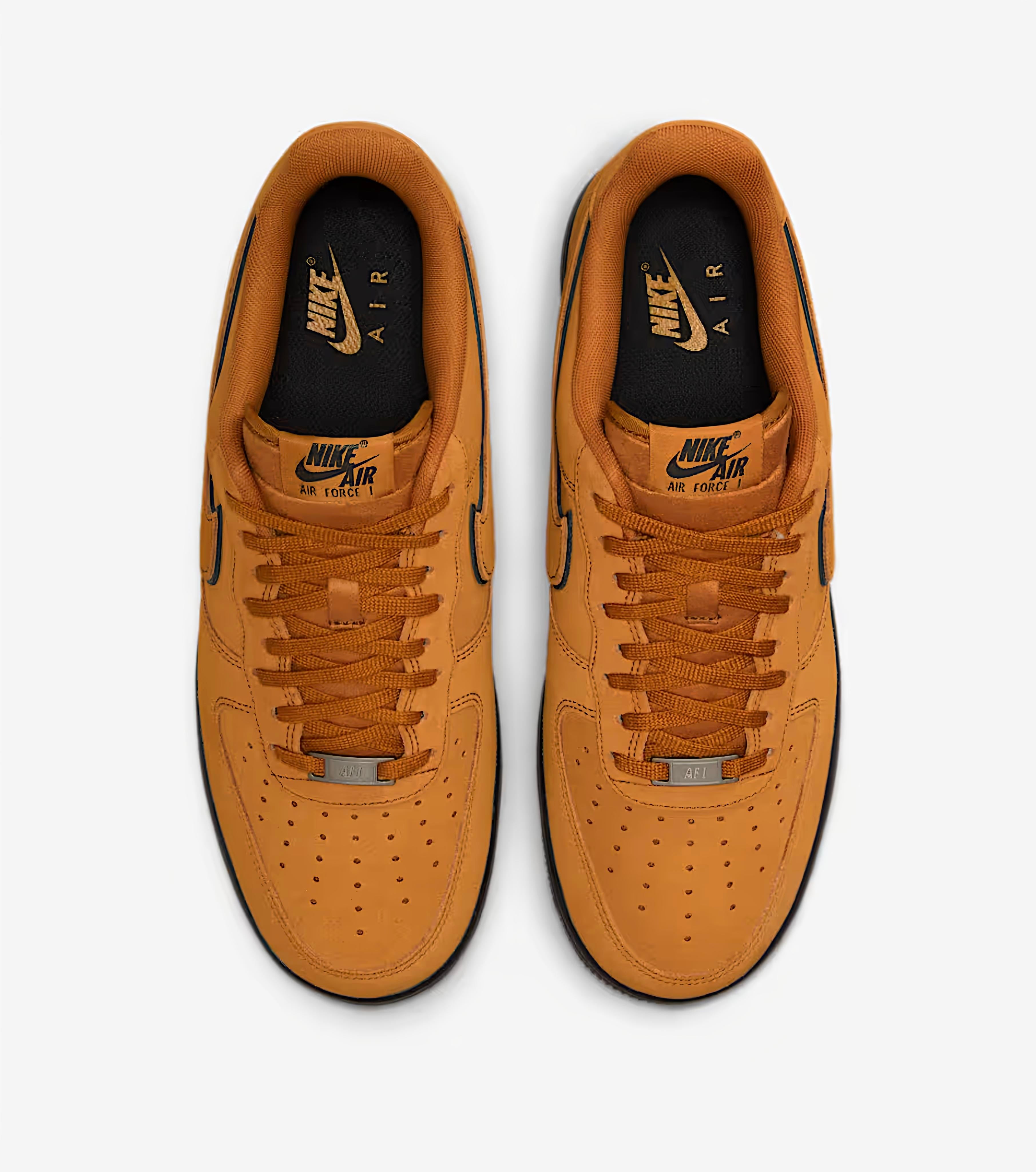 NIKE AIR FORCE 1'07LV8